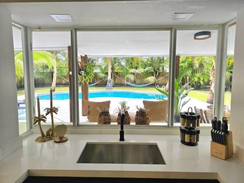 Sunset Retreat at Heart of Miami with pool in Sunset