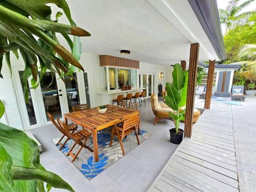 Sunset Retreat at Heart of Miami with pool in Sunset