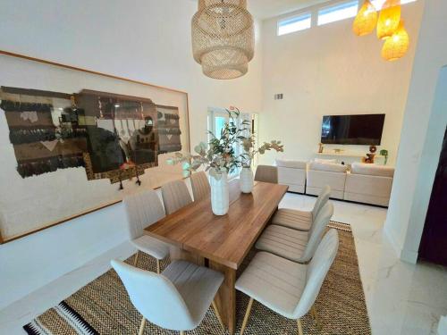 Sunset Retreat at Heart of Miami with pool in Sunset