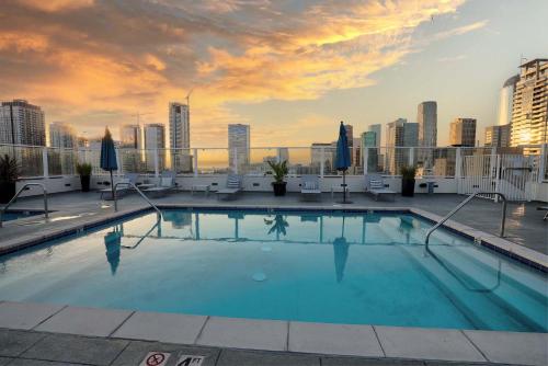 Downtown LA's Most Requested Property, Sleeps 4 with Free Parking!