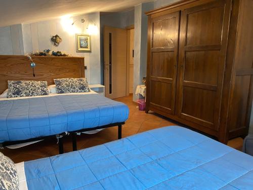 1 queen bed, 1 double bed, 1 sofa bed