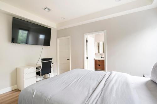Santa Monica New Luxury Spacious 6-Bedroom House in Los Angeles, USA