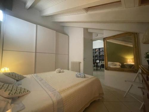 Milano-Como Elegant with AC e WIFI front station in Caronno Pertusella