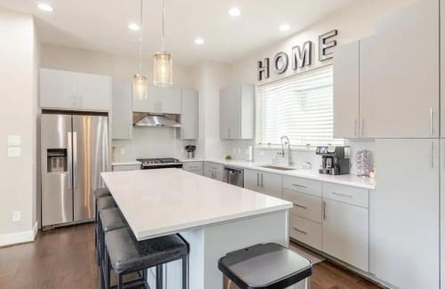 NEW, 3 Bedrooom Townhome In Downtown Houston Near Stadiums and Med Center, Houston (Foto 4)