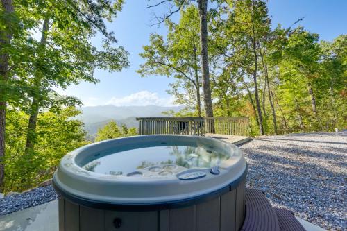 1 Mi to Nantahala River Mtn-View Retreat! in Bryson City, USA