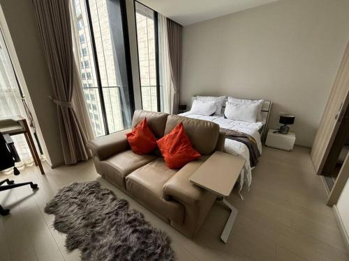 King Bed Studio, Bangkok