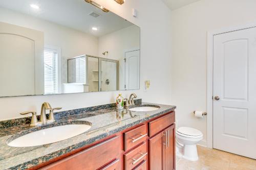 2 Mi to Oak Hollow Lake High Point Abode! in Friendship, USA