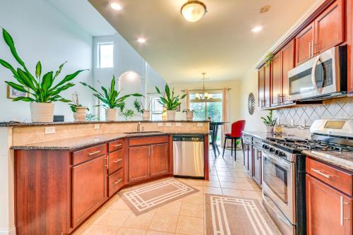 2 Mi to Oak Hollow Lake High Point Abode! in Friendship, USA