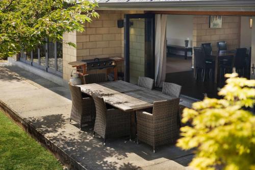 Wanaka Family Retreat - image 5