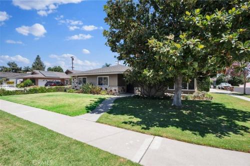 Near Disneyland with indoor playset kids love in Fullerton, USA