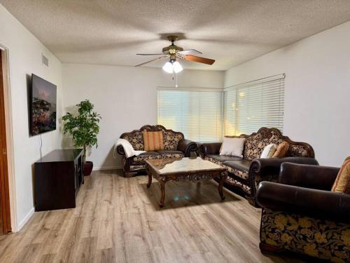 Near Disneyland with indoor playset kids love in Fullerton, USA