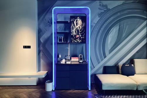 room detail thumbnail 1