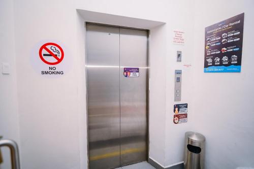 Swing & Pillows - PJ21 Petaling Jaya Swing & Pillows - PJ21 Petaling Jaya