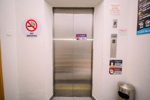 Swing & Pillows - PJ21 Petaling Jaya Swing & Pillows - PJ21 Petaling Jaya