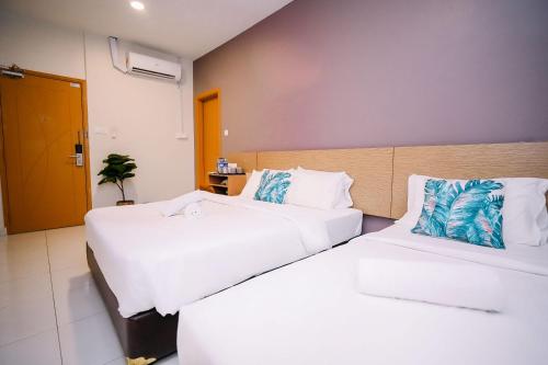 Swing & Pillows - PJ21 Petaling Jaya Swing & Pillows - PJ21 Petaling Jaya