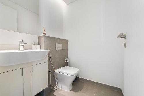 StoneTree - Newly Furnished - Stylish - image 7
