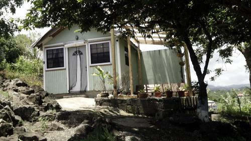 Hilltop Cabin in Black Bay Laborie near สนามบินนานาชาติเฮวานอรา