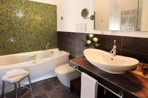 Vivaldi Luxury Rooms - image 13