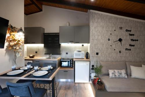 PLATS Traditional Living in Gefira Plaka