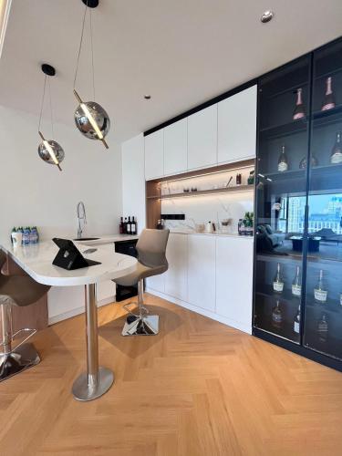 Eastern Hub - XinTianDi Branch 3 Bedrooms Newly Luxury Designer Decoration Intelligent Control System, Shanghái (foto 10)
