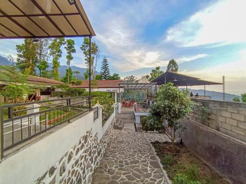 Entrance, Intayu Homestay RedPartner in Bromo