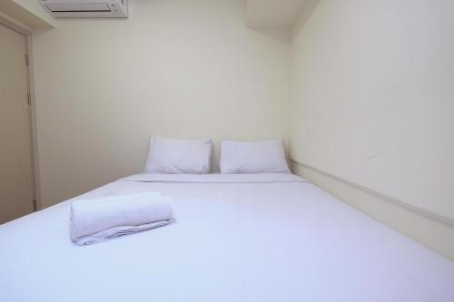 Comfortable 2BR with Workspace at Meikarta Apartment By Travelio, Cikarang
