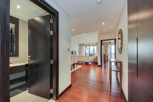 Luxe Getaways Royal Amwaj Palm Jumeirah Resort Apartment Holiday Home, Dubái (foto 10)