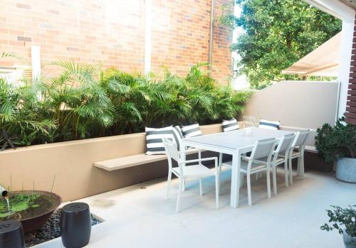Picasso Villa in Rose Bay in Rose Bay