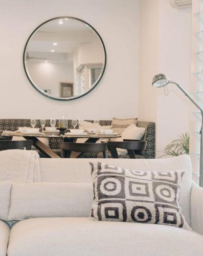 Picasso Villa in Rose Bay in Rose Bay