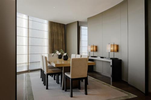 607060691 Armani Hotel Dubai, Burj Khalifa
