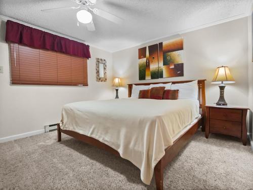 ML365 Slope Side Getaway In Snowshoe Sleeps 6 WiFi Parking ML365 Slope Side Getaway In Snowshoe Sleeps 6 WiFi Parking