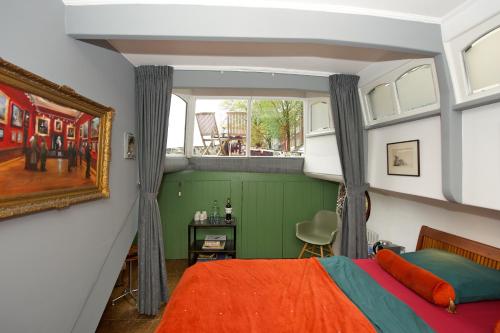 Amsterdam Center - Houseboat by Captain Ricard, Amsterdam (photo 5)