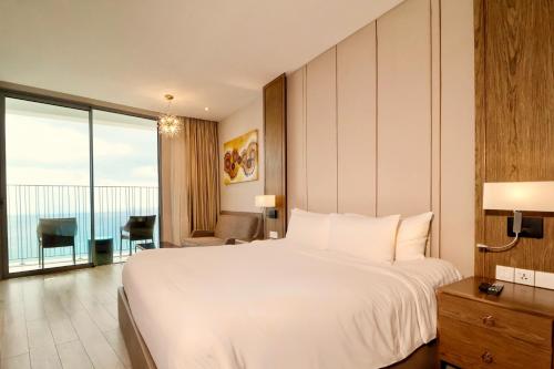 Studio with Sea View image 8