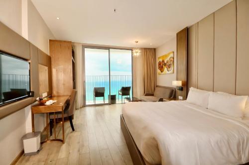 Studio with Sea View image 3