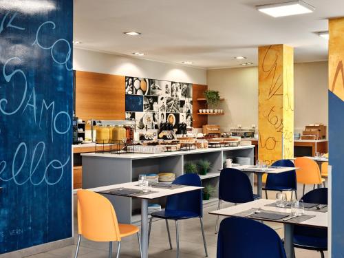 홀리데이 인 익스프레스 밀라노 - 말펜사 공항 바이 IHG - 식음료(F&B)