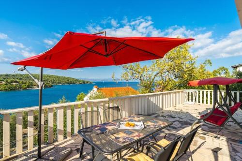 Apartment Ivan - 70m from the sea