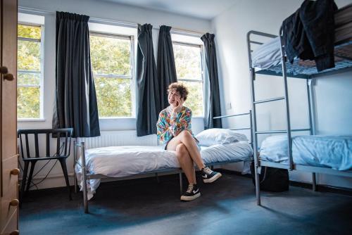 Bath YMCA - Hostel Room Type - Family Room with Shared Bathroom
