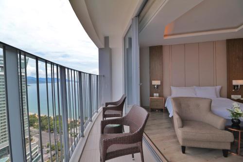 Studio Apartment image 3