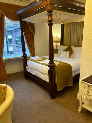 Parlors Hall Hotel 5