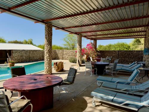 Basen, Eldorado Lodge in Outjo