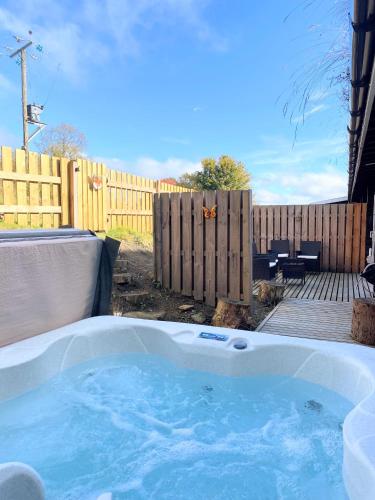 Kaoglen Squirrel Drey-Hot Tub-Pet Friendly-Perth in 柯克邁克爾