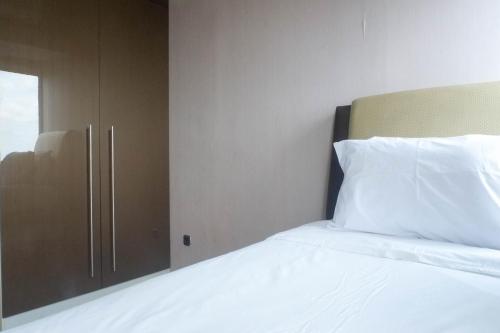 Enchanting Luxurious 2BR Apartment at Tanglin Supermall Mansion By Travelio, Surabaya