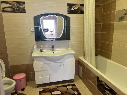 Yurt and House in كوك جار