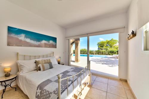 Villa Hibiscus - A modern villa for 10 guests in Adsubia