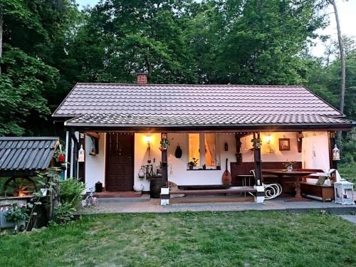 Domek nad poranną rosą