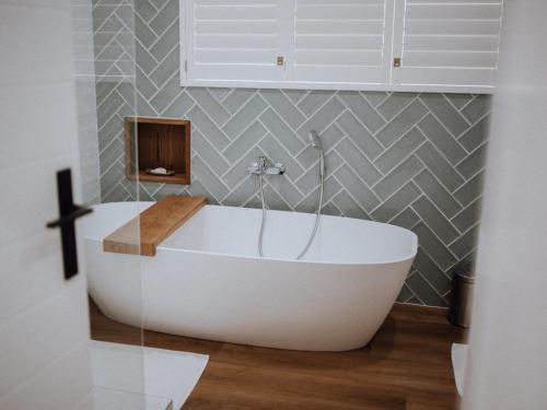 Fürdőszoba, KnusRus in Jongensfontein