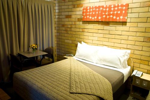 Starlight Motor Inn