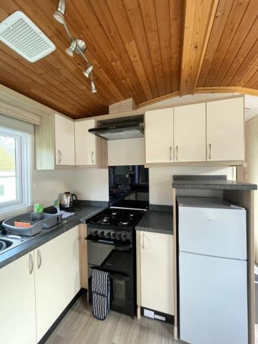 Newquay Bay Holiday Resort Caravan 73 in Trevelgue
