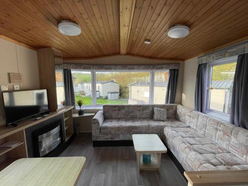 Newquay Bay Holiday Resort Caravan 73 in Trevelgue