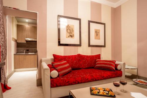 Suite, family